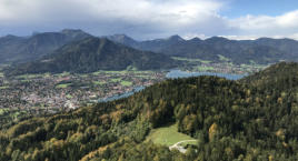 Vom Riederstein: Tegernsee mit Rottach-Egern und Bad Wiessee und Neuschwanstein